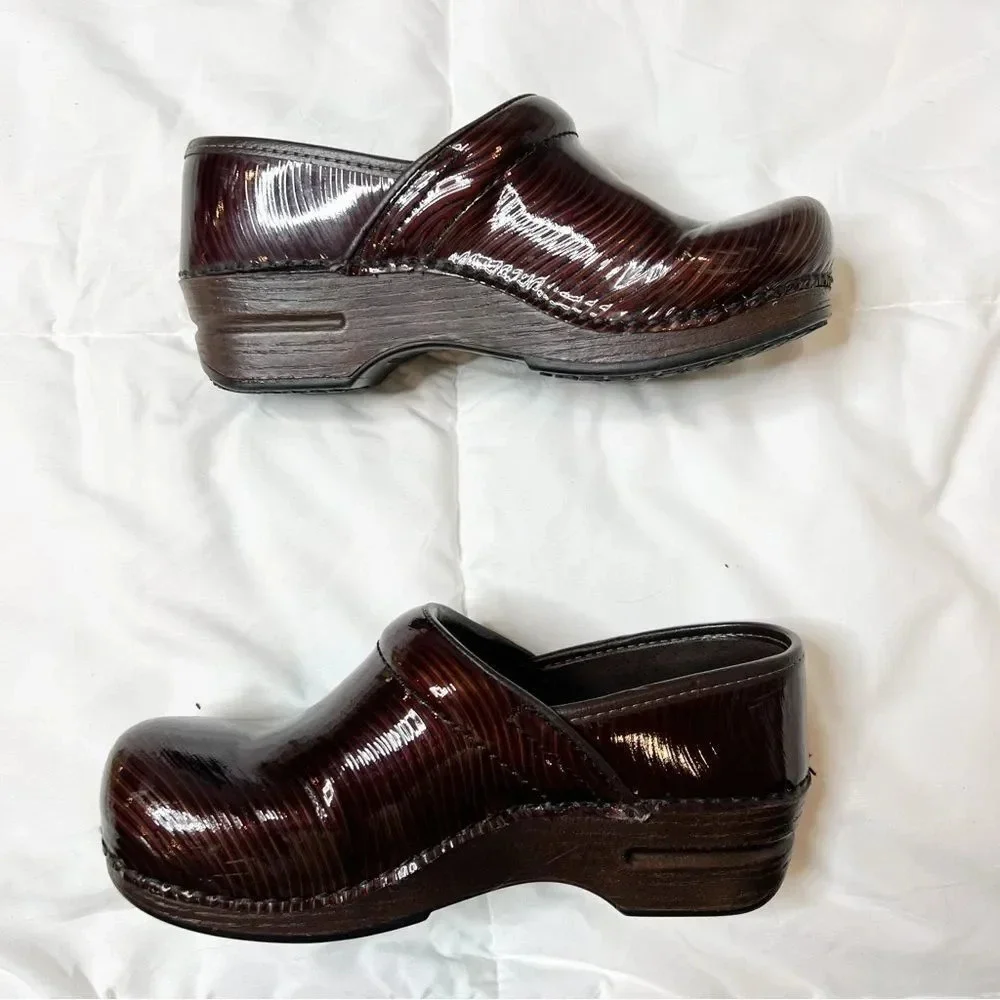 Dansko Abstract Line Print Clog Shoes - Picture 5 of 11